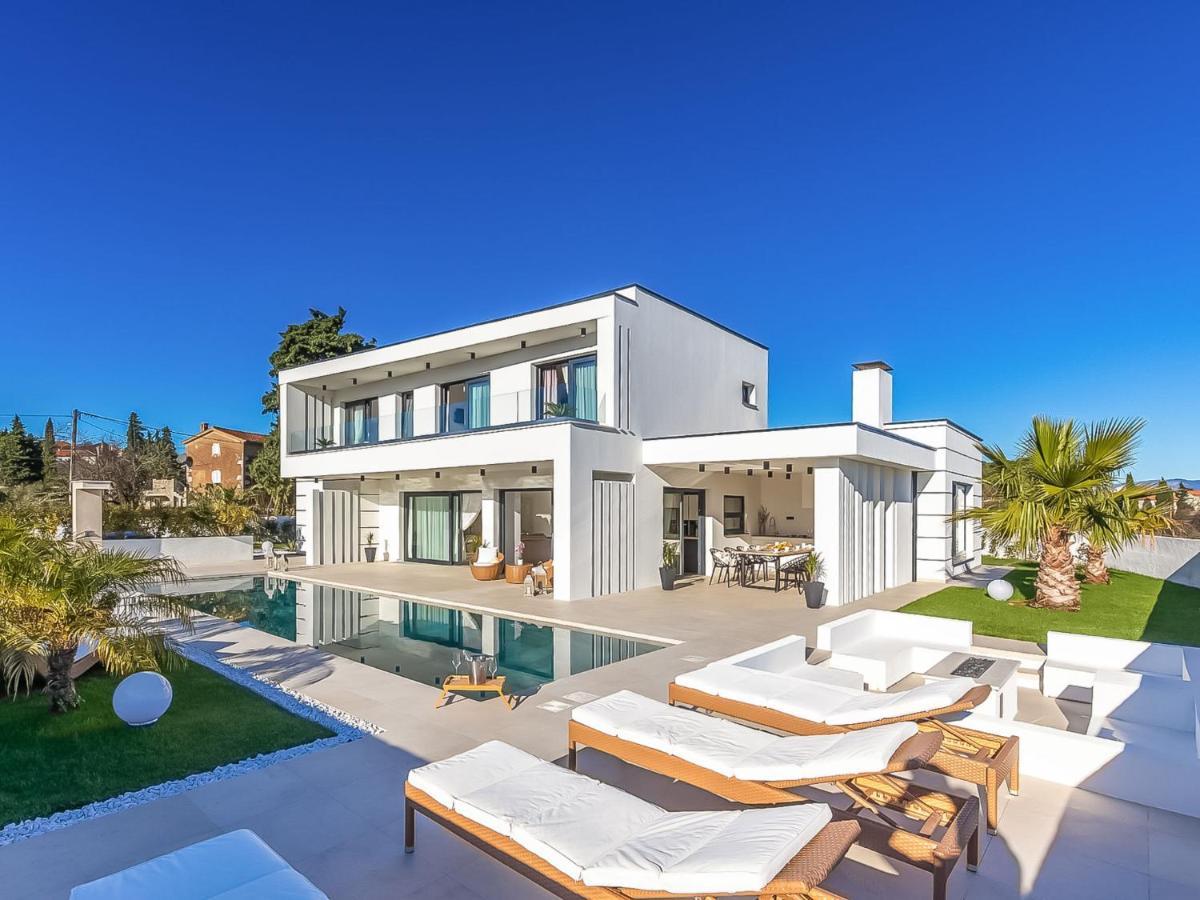 Villa Milly Vrh  ภายนอก รูปภาพ