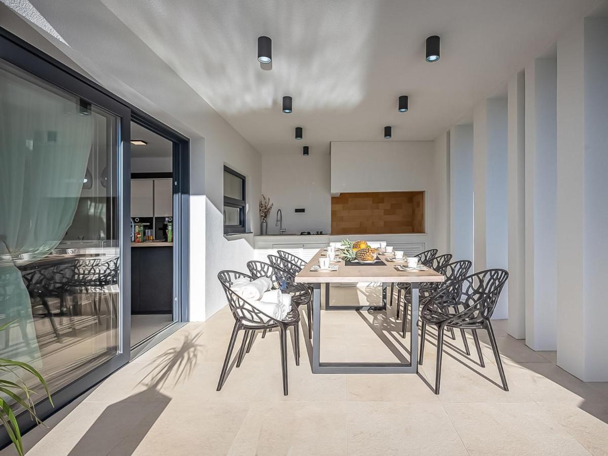Villa Milly Vrh  ภายนอก รูปภาพ