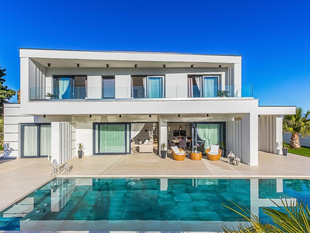 Villa Milly Vrh  ภายนอก รูปภาพ