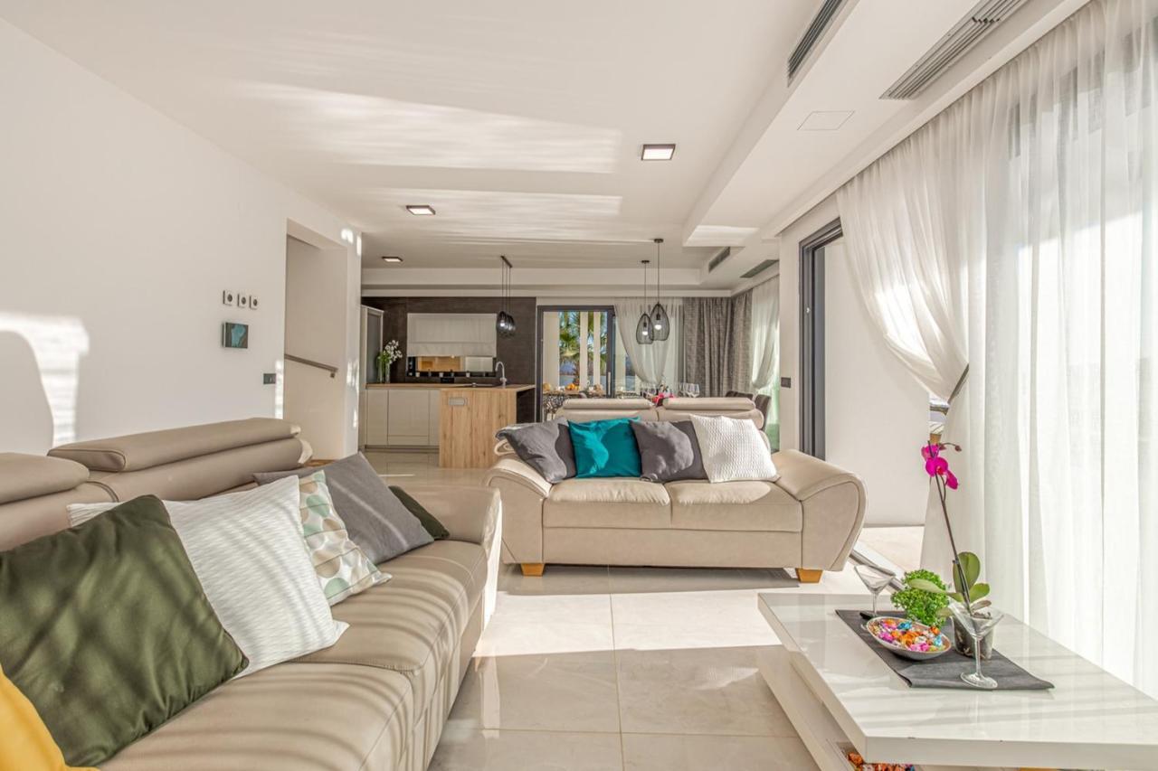 Villa Milly Vrh  ภายนอก รูปภาพ