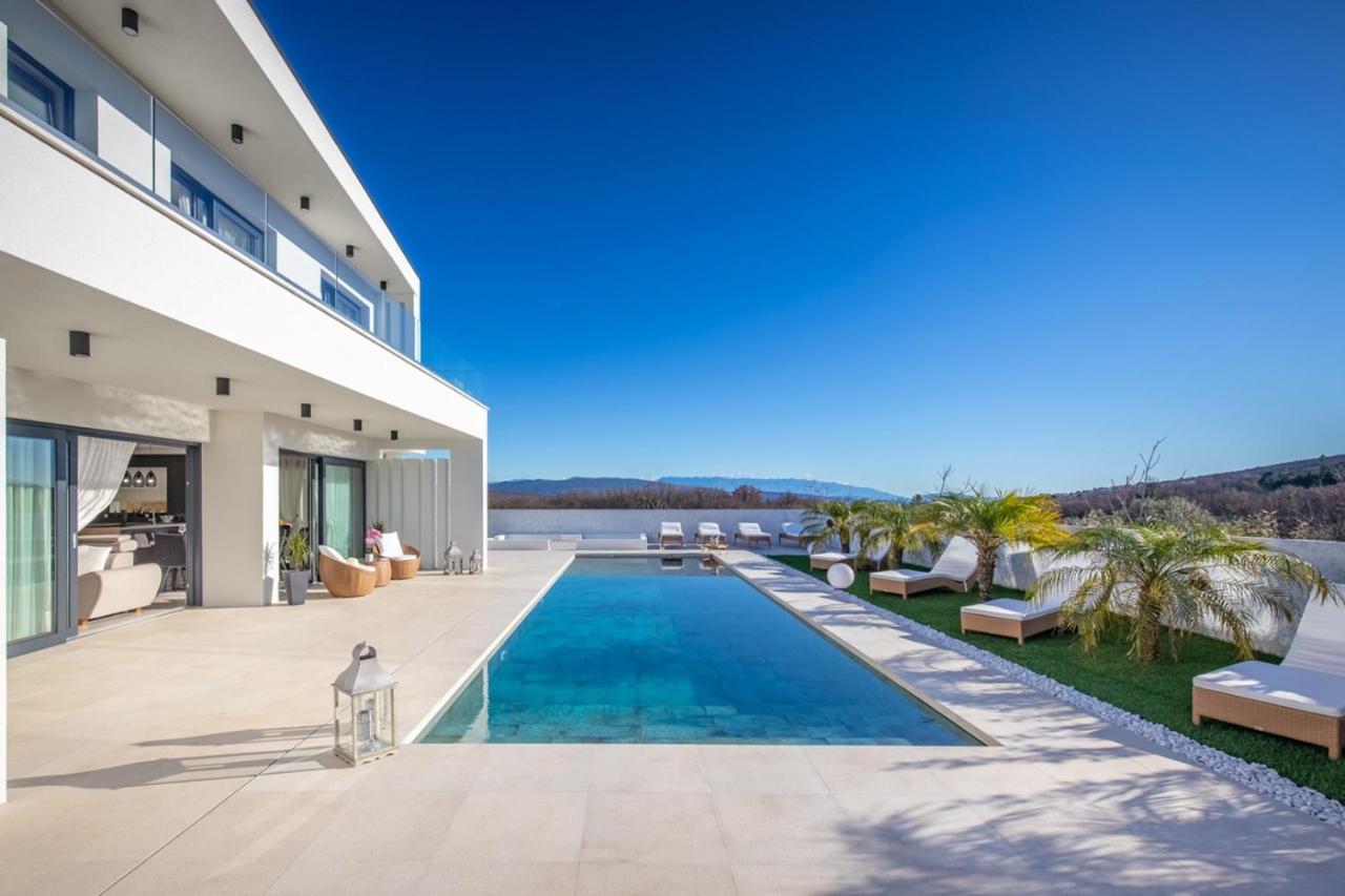 Villa Milly Vrh  ภายนอก รูปภาพ
