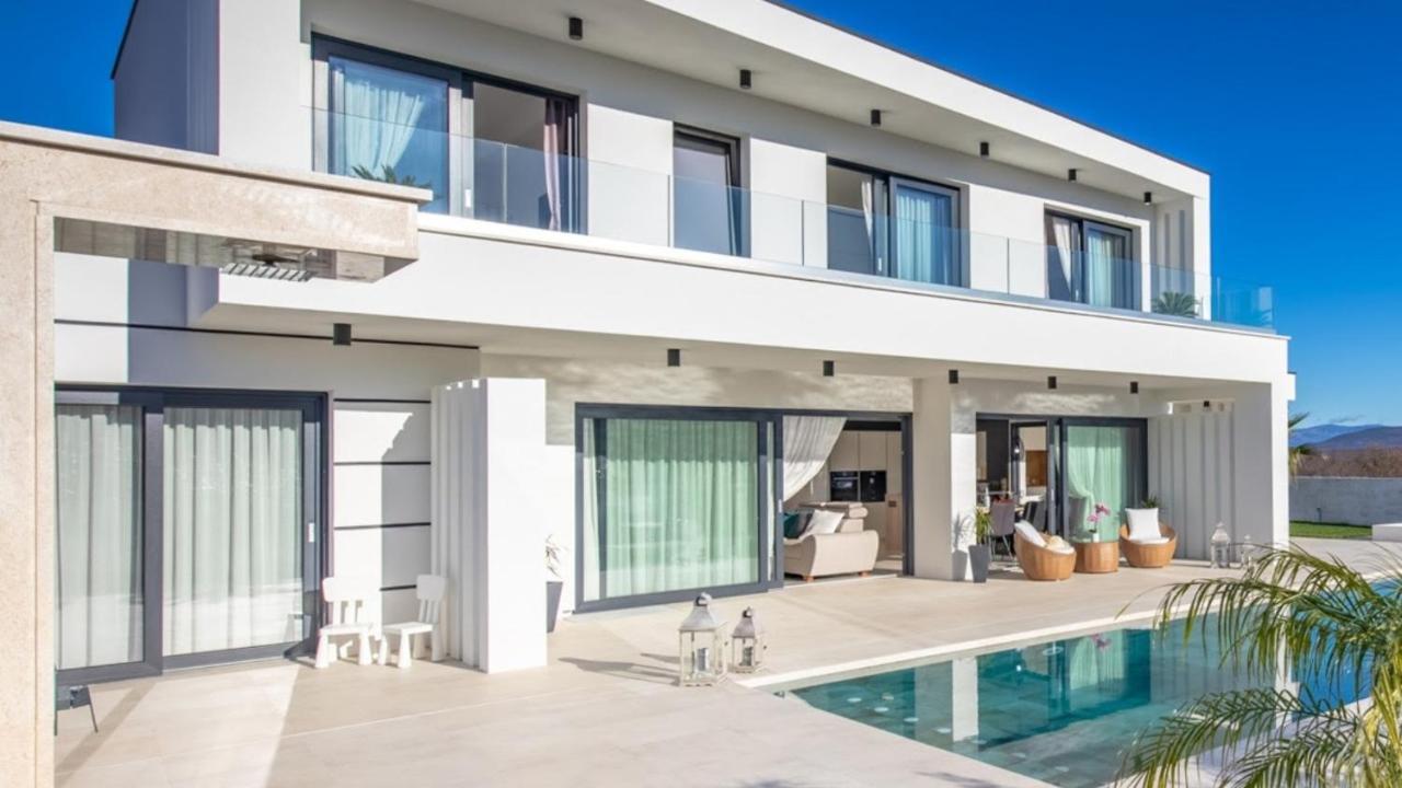 Villa Milly Vrh  ภายนอก รูปภาพ