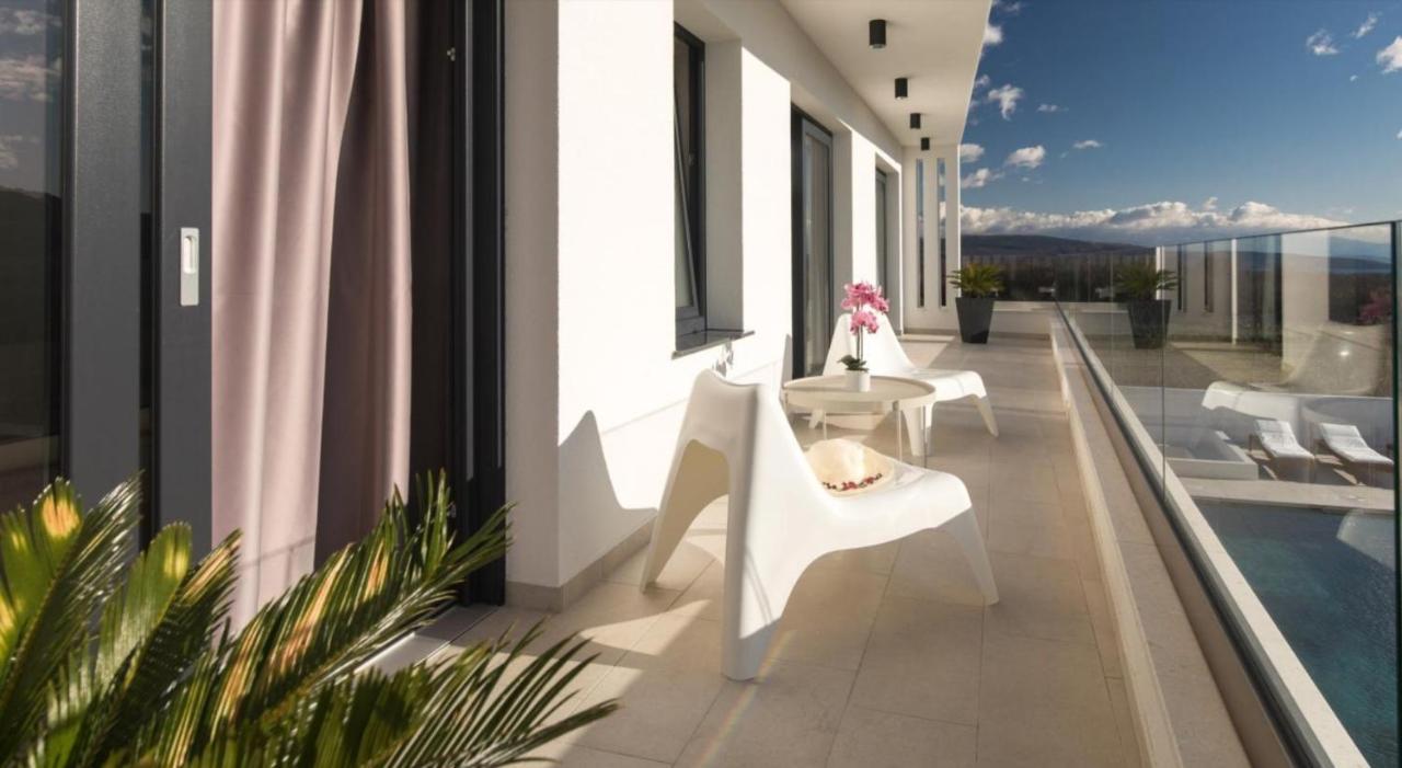 Villa Milly Vrh  ภายนอก รูปภาพ