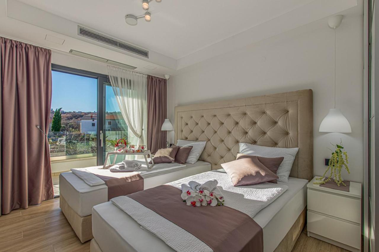 Villa Milly Vrh  ภายนอก รูปภาพ