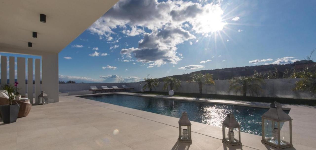 Villa Milly Vrh  ภายนอก รูปภาพ