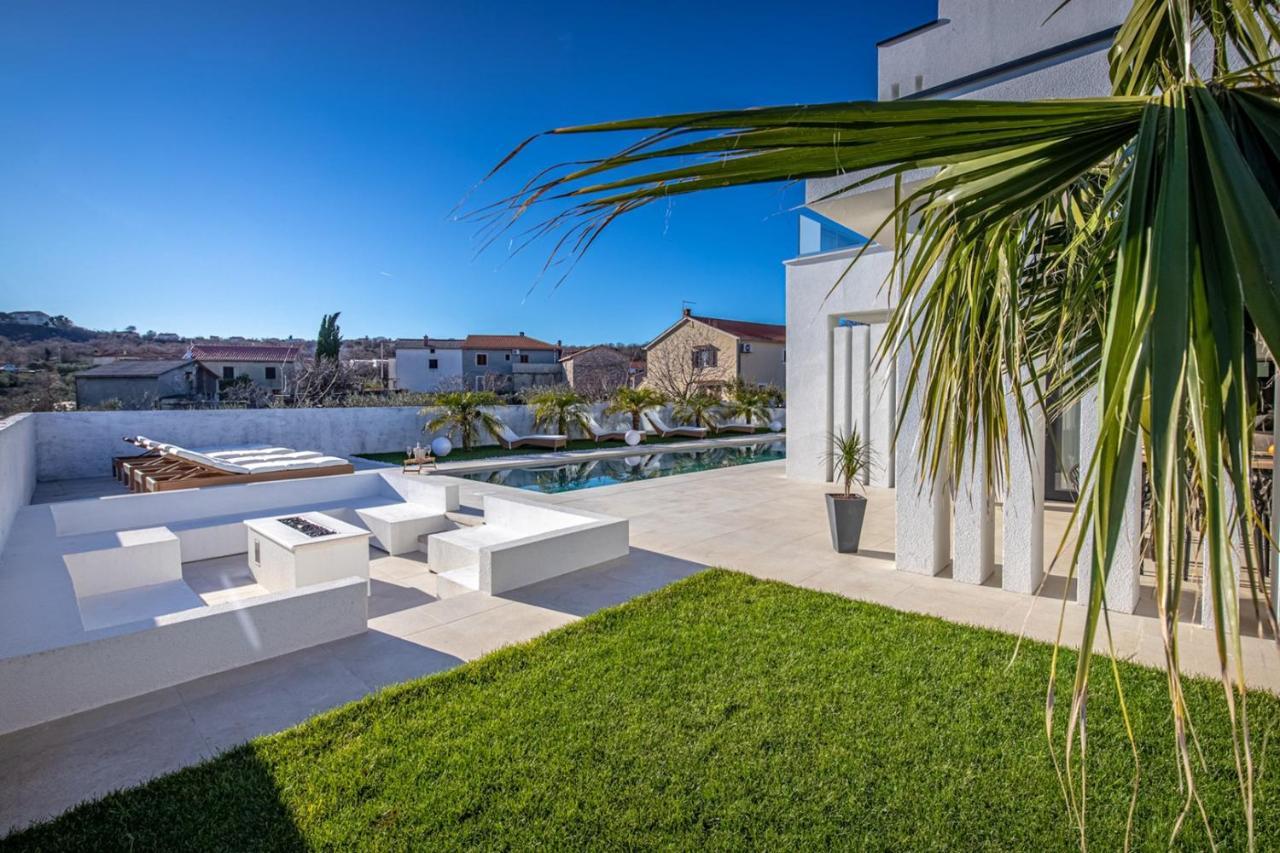 Villa Milly Vrh  ภายนอก รูปภาพ