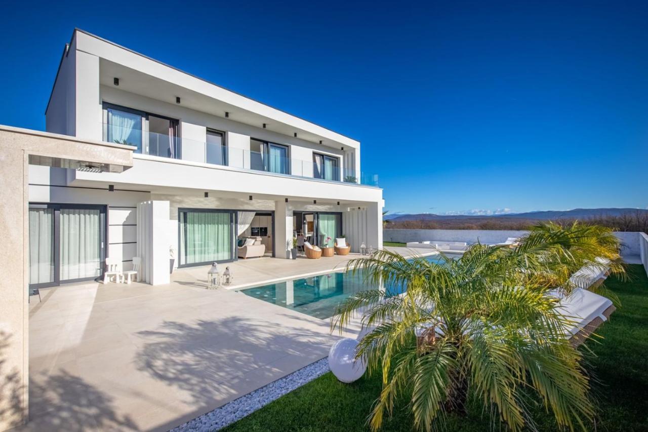 Villa Milly Vrh  ภายนอก รูปภาพ